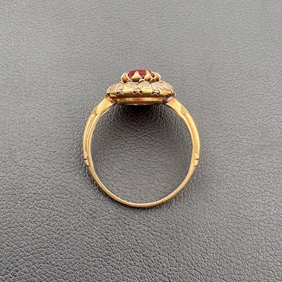 10K yellow gold Antique Victorian cocktail ring ruby red 5 glass stone - Picture 10 of 16